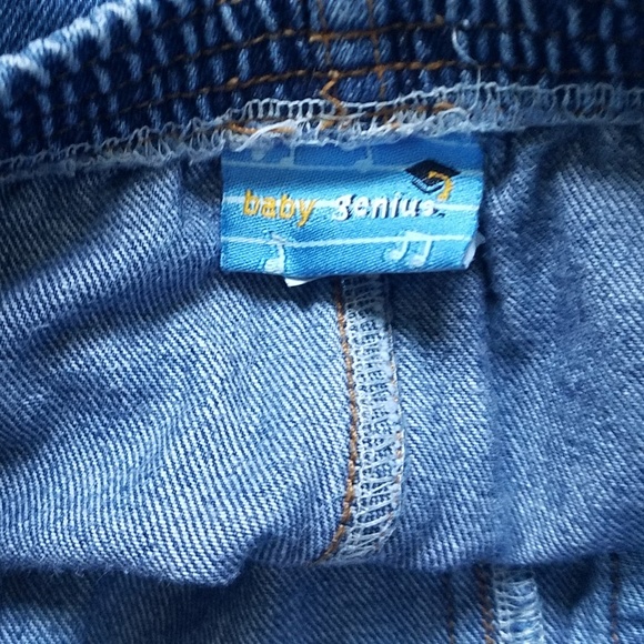 ๐4/$10๐ Elastic Waist Jeans w/ Frog - Picture 4 of 4